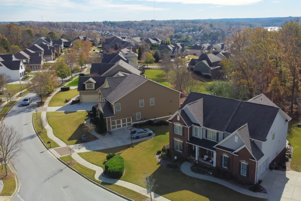 Disparities Between HOA and Condo